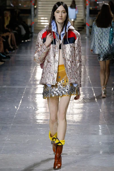 Look 43